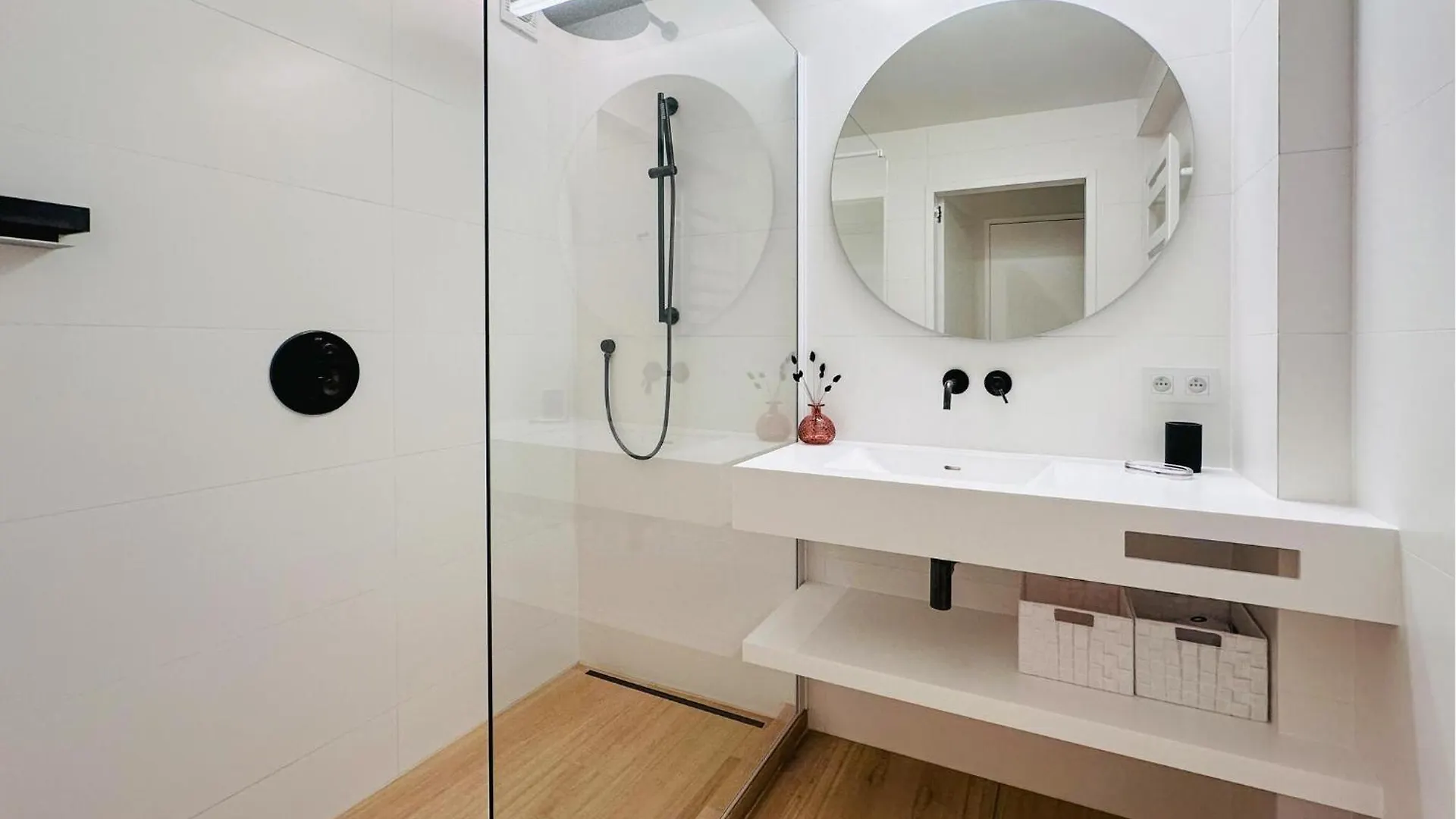 Gorgeous Apartment In Oostende With Kitchen
